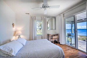 3 bedrooms, desk, Internet, bed sheets