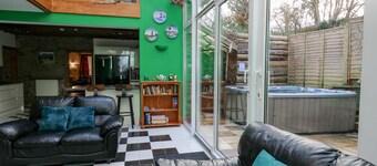 Cringoed House