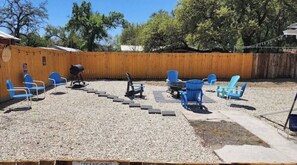 Property grounds - Cozy Service Station in the heart of Staples (Martindale)