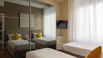 Deluxe Apartment, 2 Bedrooms, 2 Bathrooms (Galleria del Corso 4) | 2 間臥室、埃及棉床單、高級寢具、羽絨被