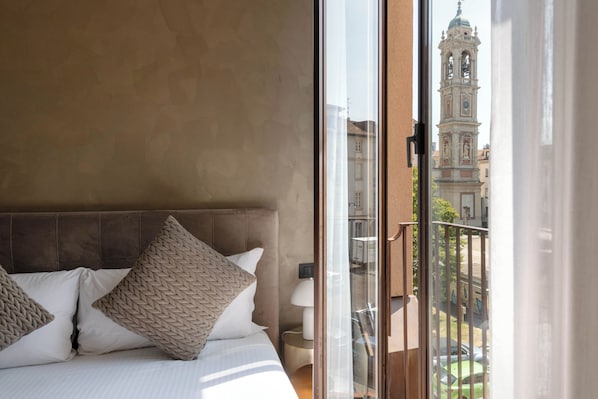 Classic Apartment, 1 Bedroom (Piazza Santo Stefano 5) | Egyptian cotton sheets, premium bedding, down duvets, in-room safe - Heart Milan Apartments - Duomo District (Milan)