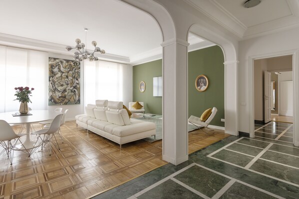 Living area - Heart Milan Apartments - Duomo District (Milan)
