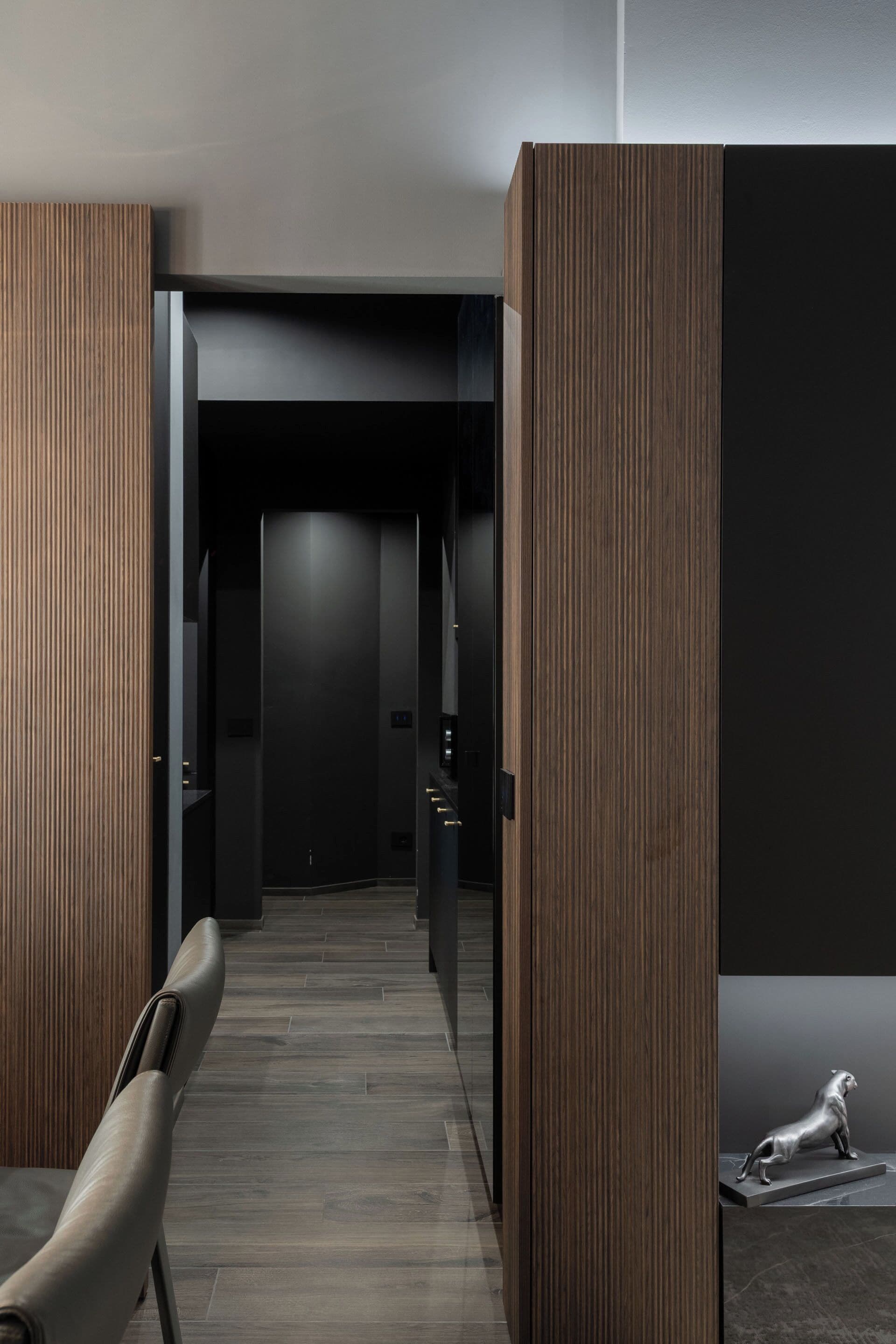 Luxury Apartment, 1 Queen Bed, Private Bathroom (Galleria del Corso 4) | Área de sala de estar | Smart TV de 60 pulgadas con canales digitales, televisión y Netflix 