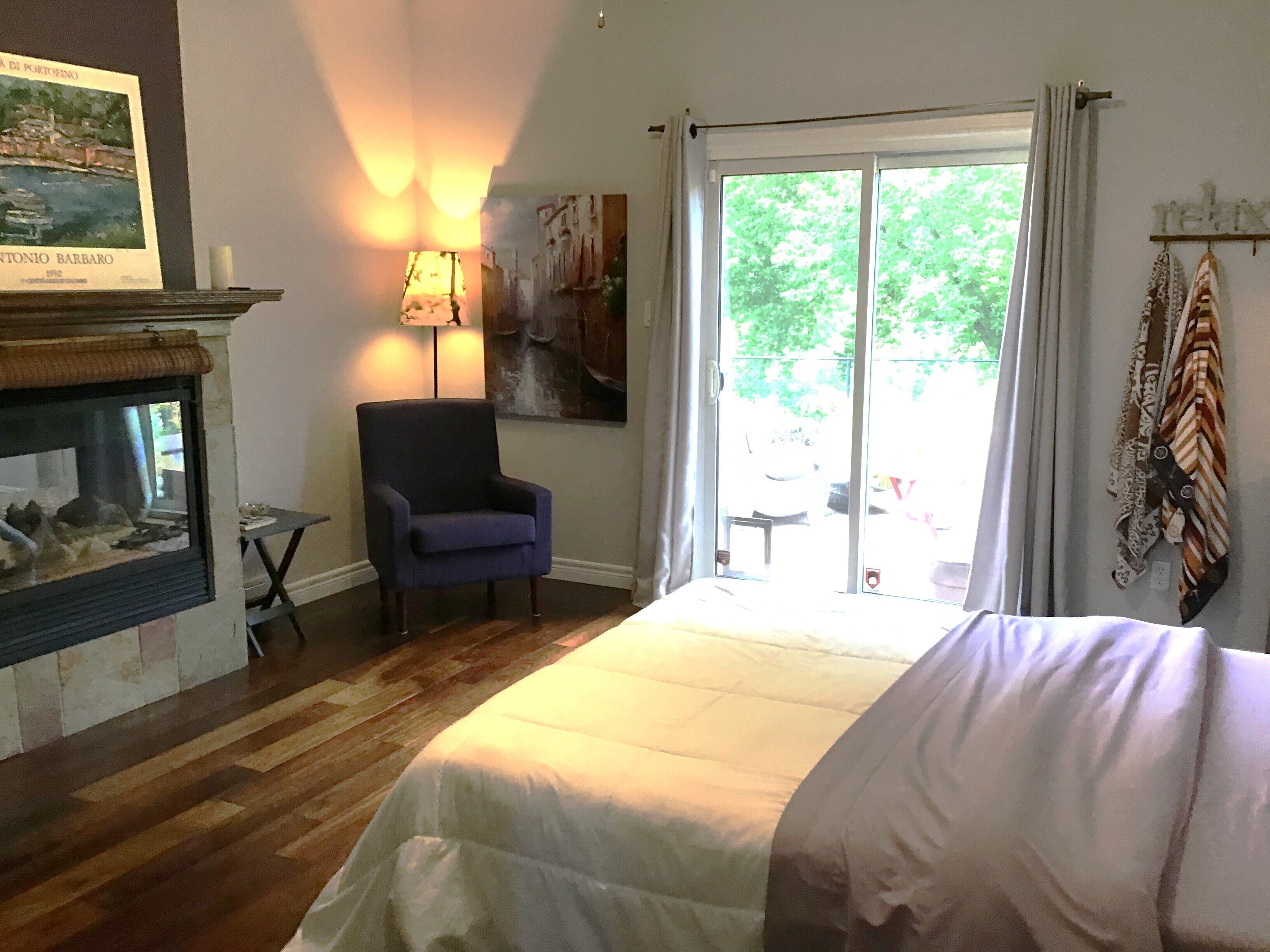 1 habitación, escritorio, tabla de planchar con plancha y wifi gratis 