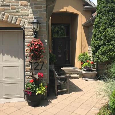 Quiet Cozy Luxury Riverview with Hot Tub