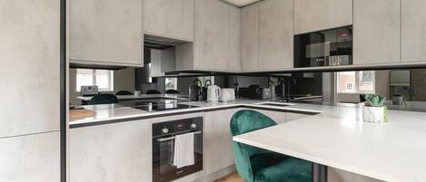 Fridge, microwave, oven, stovetop