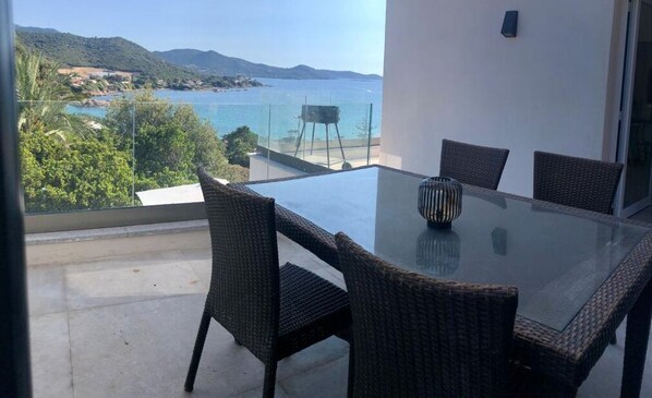 Outdoor dining - Apartment 2 minutes from Ruppione beach (Pietrosella)