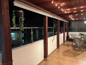 Outdoor dining - Private Jacuzzi! Modern 2 Floor Apt * (Santiago De Los Caballeros)