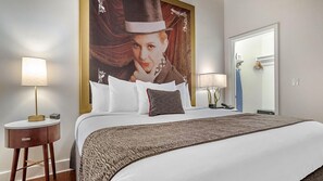 1 bedroom, iron/ironing board, internet, bed sheets - Innovative Décor in heart of Theater District! (New Orleans)