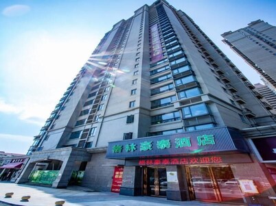 Greentree Inn Qinzhou East Railway Station