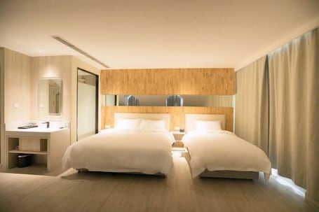 Room. Shijia Boutique Hotel (Beijing Sanlitun Tuanjiehu Subway Station)