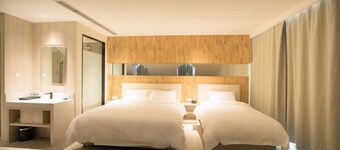 Shijia Boutique Hotel (Beijing Sanlitun Tuanjiehu Subway Station)
