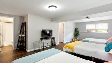 4 Schlafzimmer, Schreibtisch, Bügeleisen/Bügelbrett, kostenloses WLAN