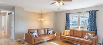 Cozy & Safe - 6 beds - mins from shopping &stores