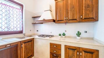 Microwave, dishwasher