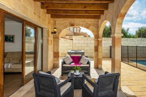 Villa Candela by Villa Plus