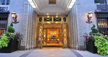 Private 1-bedroom Suite in the Lombardy Hotel