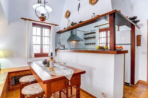 Mikrobølgeovn og kaffetrakter/tekoker