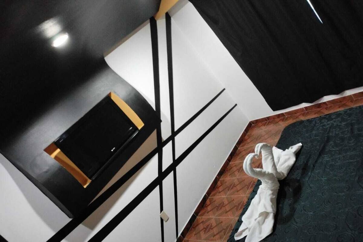 basic double room | free wifi, bed sheets