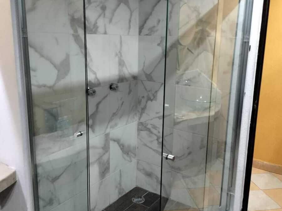 Basic Double Room | Bilik Mandi | Pancuran mandi, tuala disediakan, sabun, syampu