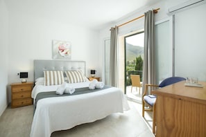 6 habitaciones, tabla de planchar con plancha y wifi gratis
