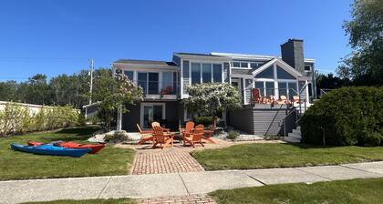 Crooked Landing - Lakefront - Dock - Petoskey