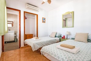 4 室のベッドルーム、WiFi、ベッドシーツ