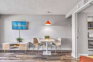 Dining - Deja View by StayMareni - Double Oceanfront Suite (Myrtle Beach)