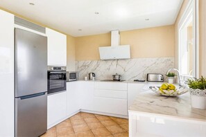 Microwave, dishwasher - Villa Hegoalde by Villa Plus (Ciutadella de Menorca)
