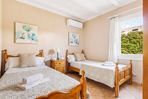3 bedrooms, iron/ironing board, free WiFi, bed sheets - Villa Hegoalde by Villa Plus (Ciutadella de Menorca)