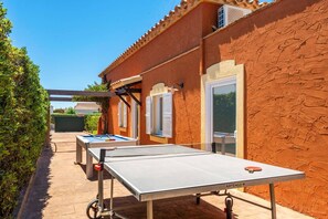 Terrace/patio - Villa Hegoalde by Villa Plus (Ciutadella de Menorca)