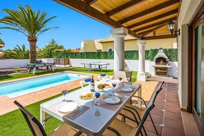 Outdoor dining - Villa Duna Mar by Villa Plus (Corralejo)