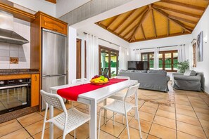 Dining - Villa Duna Mar by Villa Plus (Corralejo)