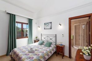 3 habitaciones, tabla de planchar con plancha y wifi gratis 