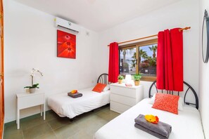 3 bedrooms, iron/ironing board, free WiFi, bed sheets - Villa Casa Linden by Villa Plus (Playa Blanca)