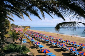 Beach - Villa Castillo by Villa Plus (Puerto del Carmen)