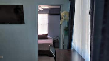 2 bedrooms, desk, iron/ironing board, free WiFi