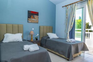 4 slaapkamers, een strijkplank/strijkijzer, gratis wifi, beddengoed