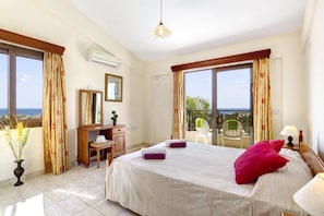 4 bedrooms, WiFi, bed sheets