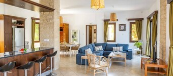 Villa Elissa by Villa Plus