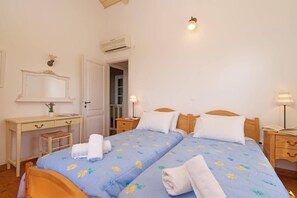3 bedrooms, iron/ironing board, free WiFi, bed sheets