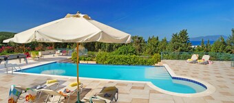 Villa Emelisse by Villa Plus