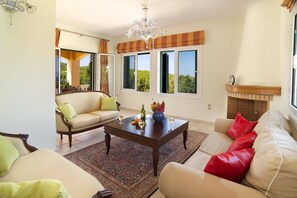 Smart TV - Villa Emelisse by Villa Plus (Fiskardo)