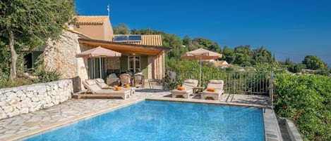 Infinity-Pool