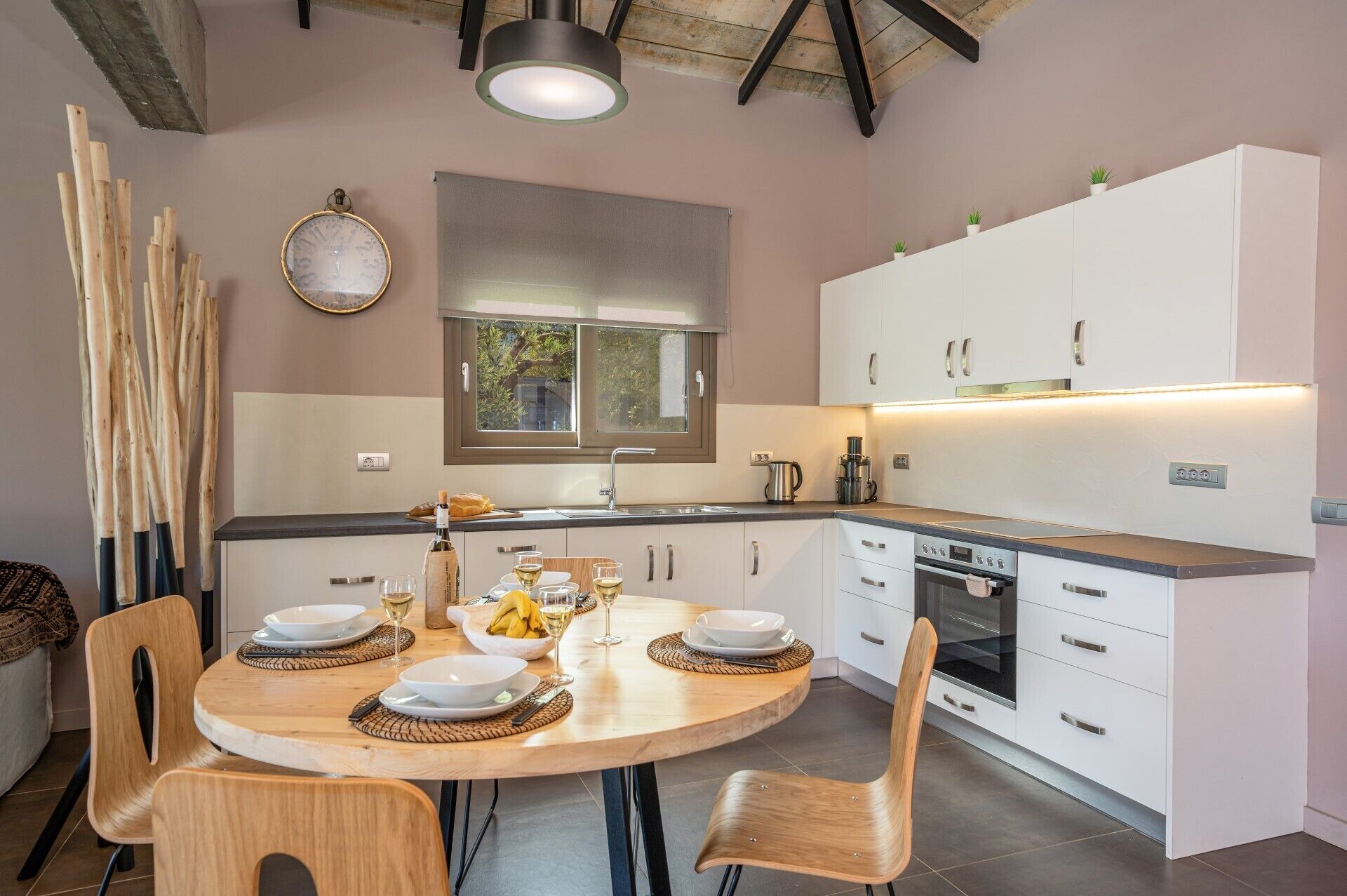 Microwave, dishwasher