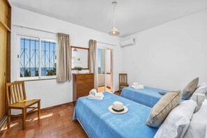 3 bedrooms, WiFi, bed sheets