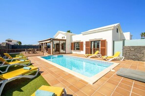 Pool - Villa Alhambra by Villa Plus (Montaña Roja)