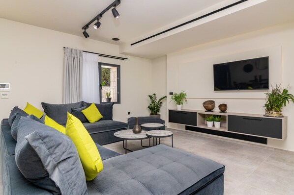 Smart TV, ping pong