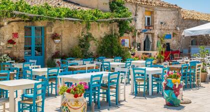 Villa Arancio by Villa Plus
