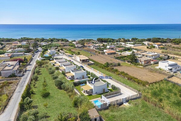 Exterior - Villa Gialla by Villa Plus (Santa Maria del Focallo)